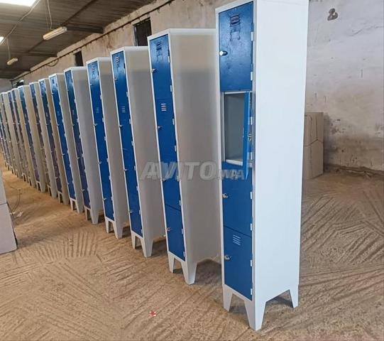Vestiaire pour employés\Vestiaire métallique 4 portes en stock - 2