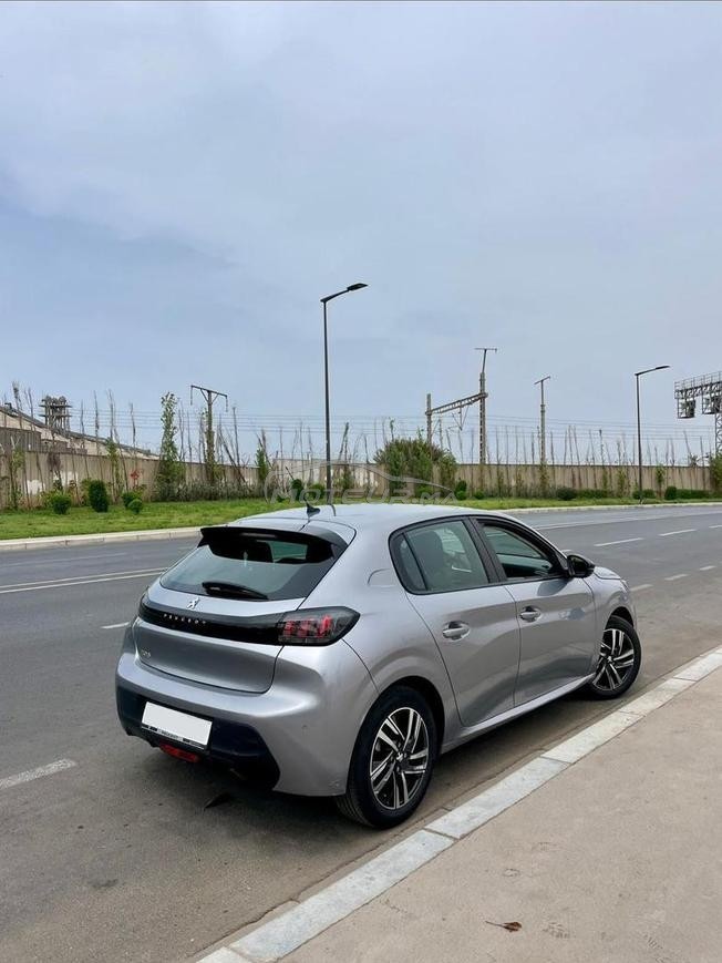 Peugeot 208 2023 Son adblue 