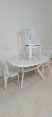 Table avec 4 chaises - 2
