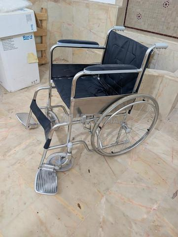 Fauteuil roulant pour handicapé ou malade - 2