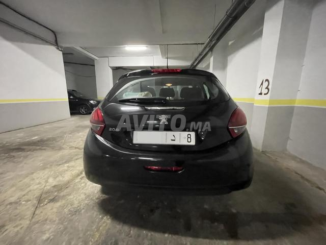 Peugeot 208 - 2