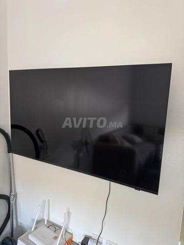 Samsung Smart TV 50” 4K Crystal UHD U8000F - 2