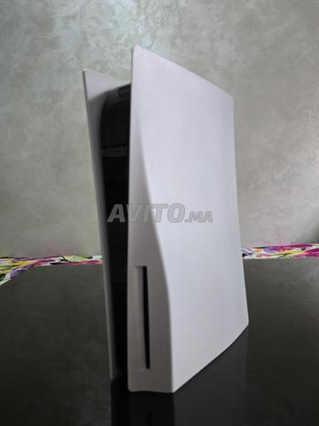 PS5 normale avec manette et accessoires - 2