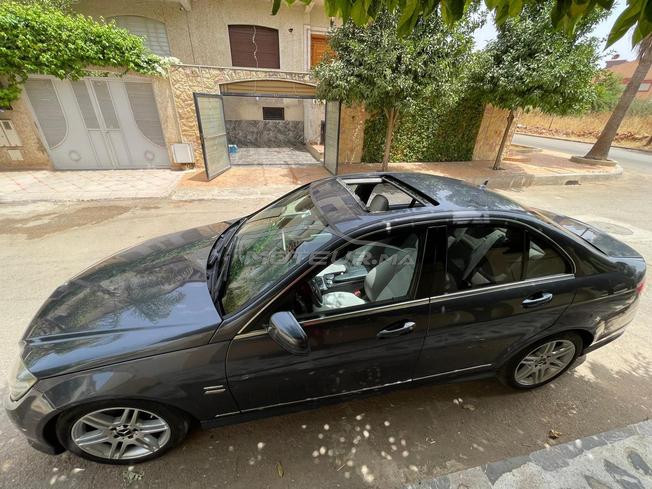 Mercedes-Benz 220 Diesel Automatique 2010 à Meknès