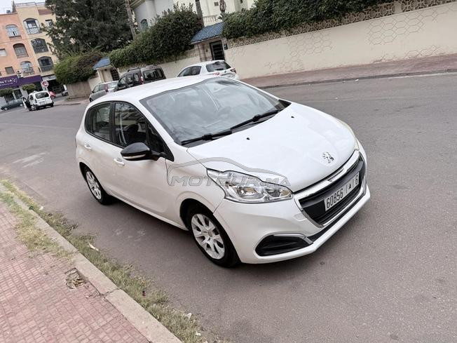 PEUGEOT 208 Like (Diesel / Premier main)