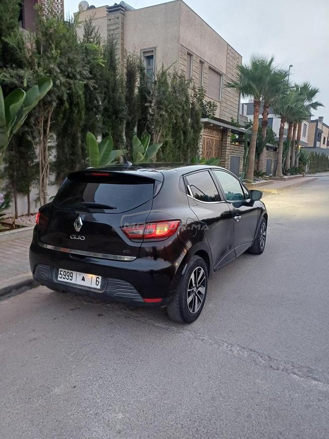 Renault Clio diesel de 2013, en très bon état.