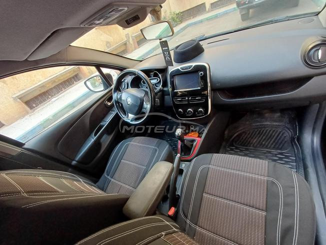 Renault Clio diesel de 2013, en très bon état.