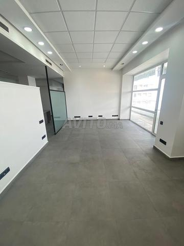 Bureau exceptionnel dans immeuble patrimonial - 2