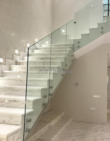 تركيب حاجز درج زجاج ستاطيف 8/8 - مراكش Silver