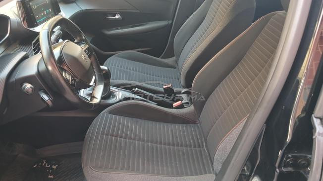 Peugeot 208 3amra. 