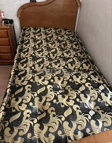 Deux lits avec matelas à vendre, prix raisonnable - 2