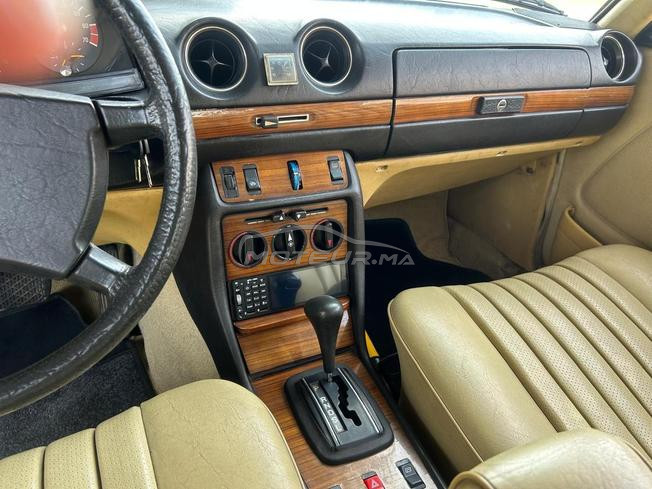 Mercedes-Benz 230 Essence Automatique 1981 à Nador