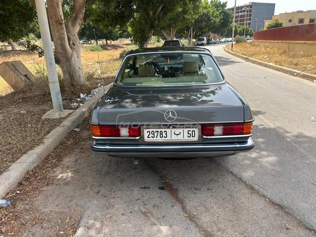 Mercedes-Benz 230 Essence Automatique 1981 à Nador