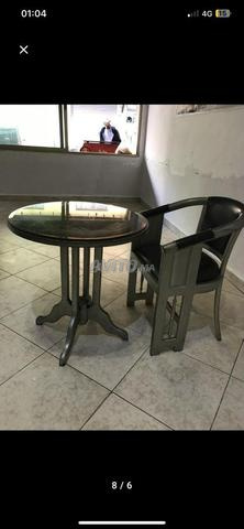 Chaise et table de café en bon état - 2