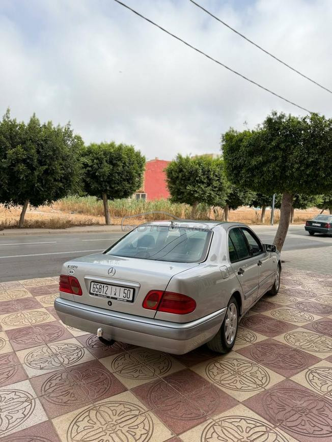 Mercedes-Benz 220 Diesel Manuelle 1996 à Nador