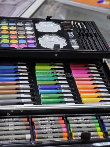 Ensemble complet d'outils artistiques pour enfants. - 2