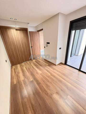 STUDIO VIDE À LOUER QUARTIER LES HÔPITAUX