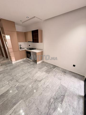 STUDIO VIDE À LOUER QUARTIER LES HÔPITAUX