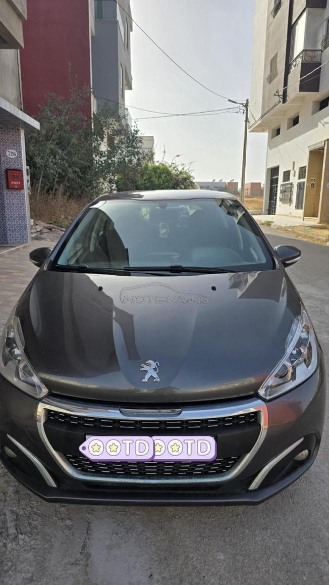 Peugeot 208 2019 très bon état