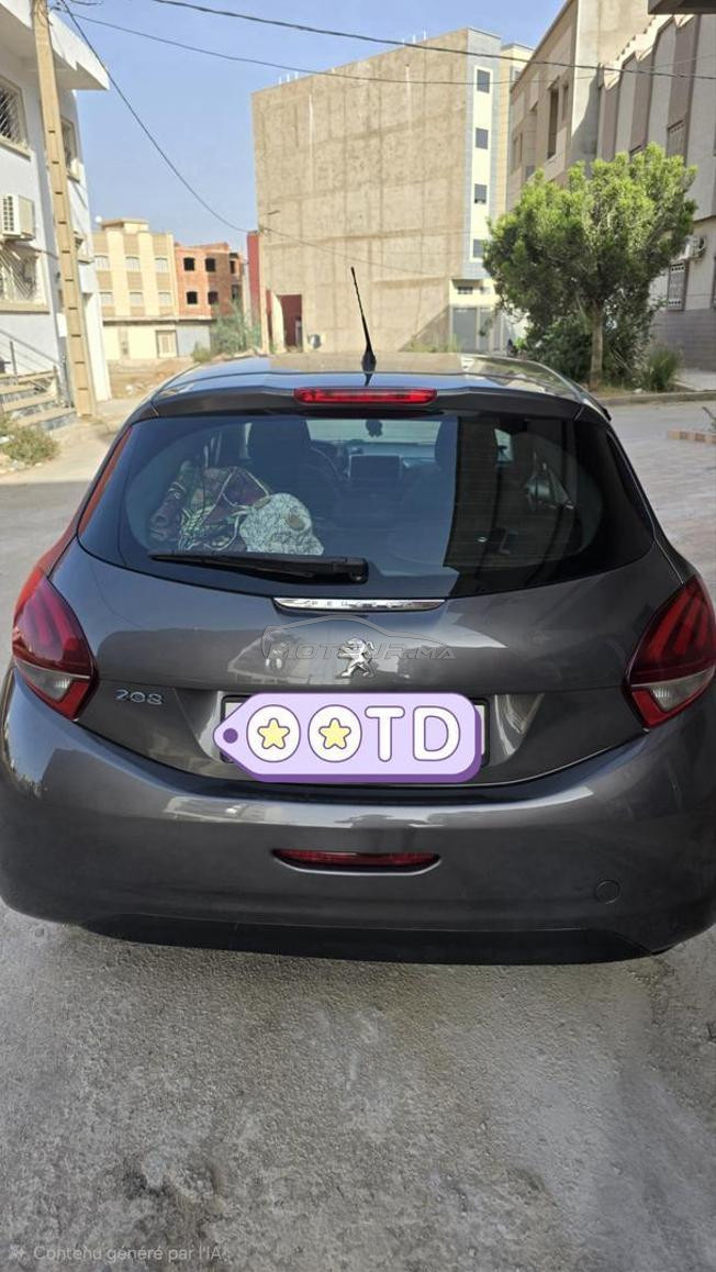 Peugeot 208 2019 très bon état