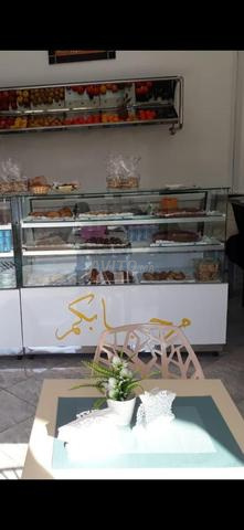 واجهة عرض محايدة (ليست ثلاجة)