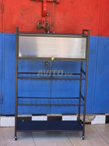 أعرض للبيع رفوف معدنية متينة بحالة جيدة. - 2