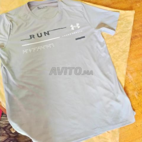 T-shirt Under Armour original taille XL - 2