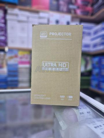 جهاز عرض LED بجودة فائقة الدقة (Ultra HD). - 2