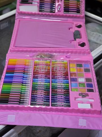 مجموعة فنية رائعة تحتوي على 208 قطعة لإطلاق العنان للإبداع