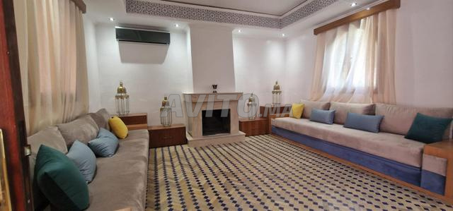 رياض رائع للإيجار في النخيل - 2