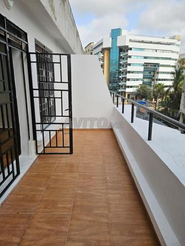 Bureau à louer de 81 m² Bd Abdelmoumen (Wafasalaf) - 2