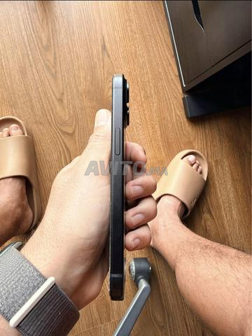 iPhone 15 normal - 2