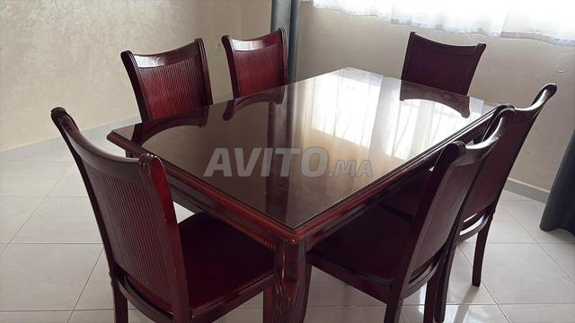 Table en vrai bois avec 6 chaises - 2