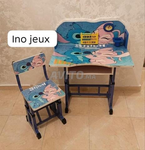 Table d'enfant magnifique et unique
