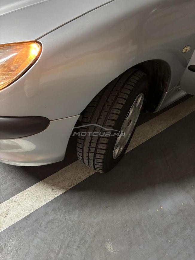Peugeot 206 Essence Manuelle 2003 à Tanger