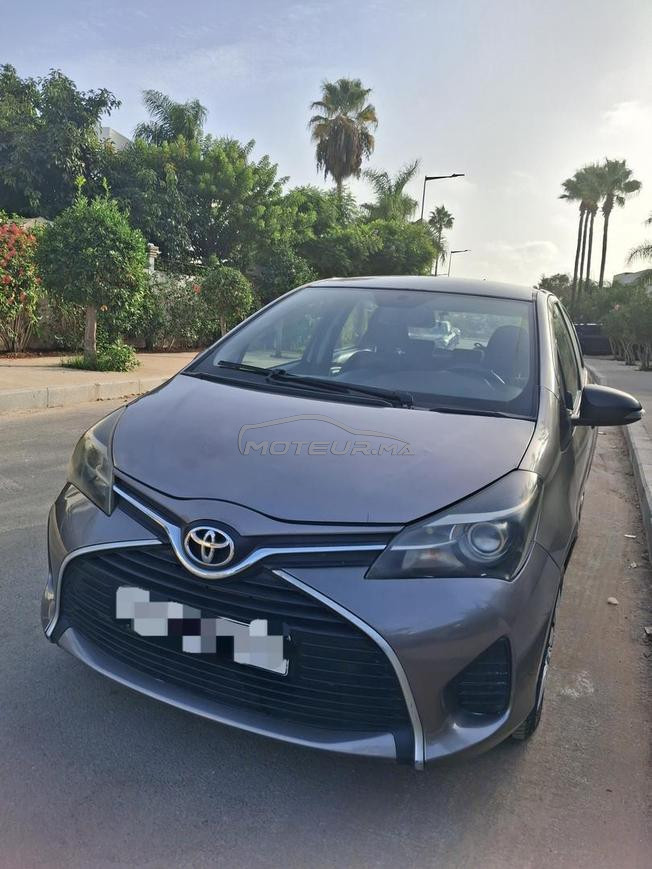très belle voiture Toyota yaris