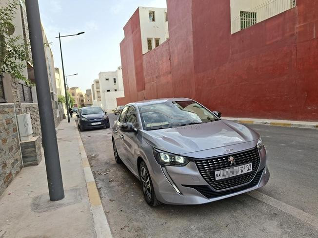 Peugeot 208 Diesel Manuelle 2023 à Agadir