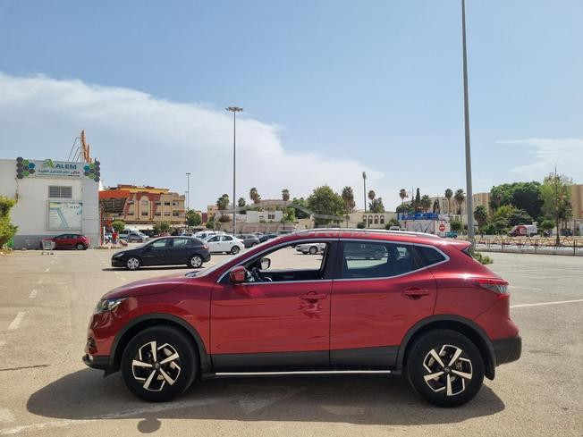 NISSAN QASHQAI 1ÉRE MAIN 100KM
