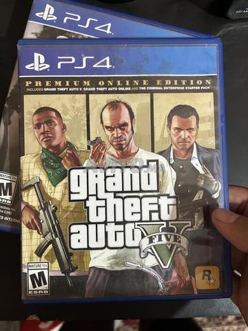 PS4 bon état avec plusieurs CD - 2