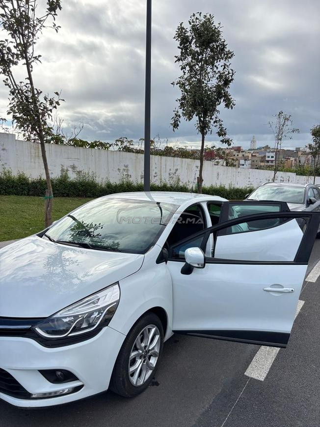  Clio 4 modele 2021  tres bon etat (sans courtier)