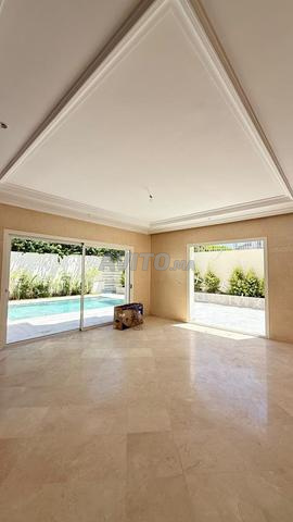 Villa de 600m² en location à Hay Riad - 2