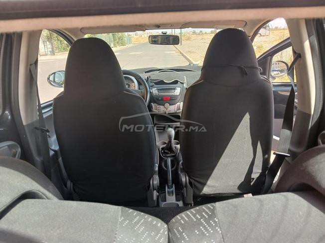 peugeot 107 modele 2011 , bon etat