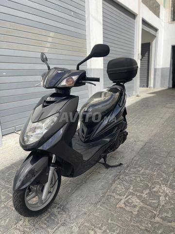 Moto neuve, complète, que Dieu la bénisse, prix 27000 - 2