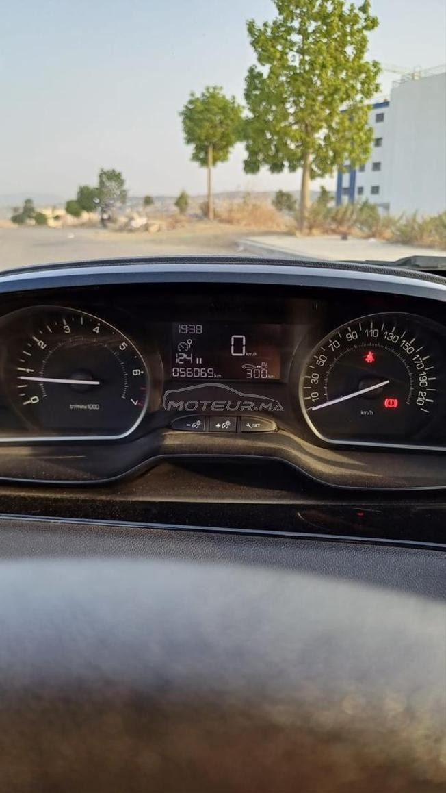 Peugeot 208 Essence Manuelle 2019 à Tanger