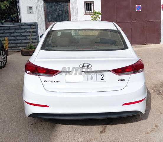Hyundai Elantra Diesel Manuelle 2020 à Salé - 2
