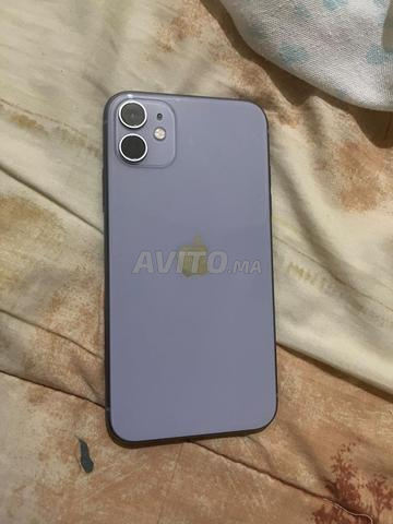 iPhone 11 normal officiel encore propre - 2