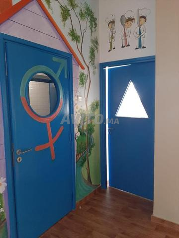 Local Commercial de 170 m² en RDC de Résidence