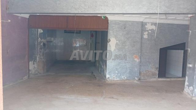 LOCAUX COMMERCIAUX RDC ET MEZZANINE AIN SEBAA