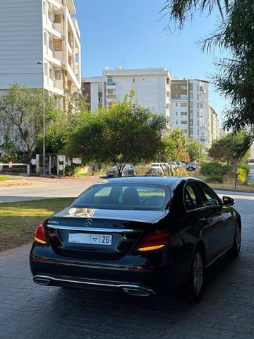 Mercedes-Benz E200 - 2