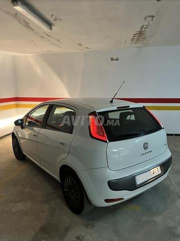 Fiat Punto Diesel Manuelle 2012 à Casablanca - 2